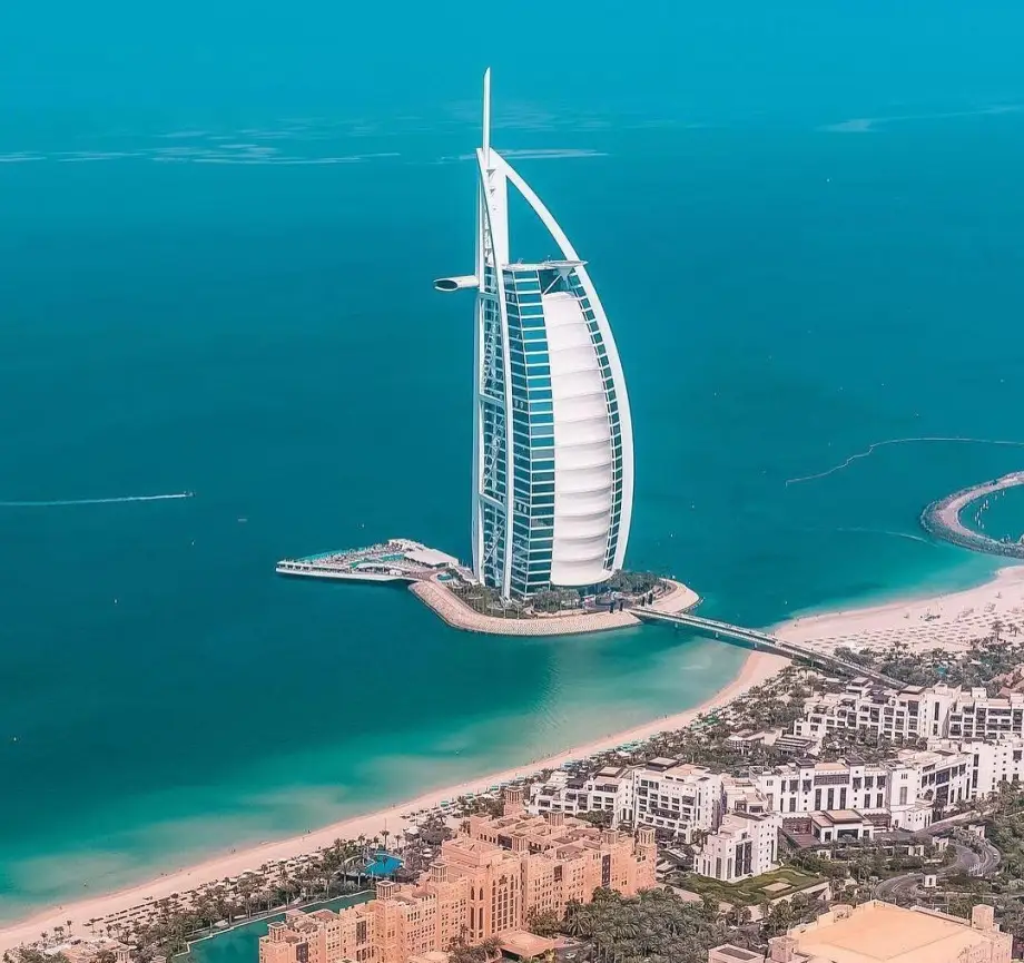 Khách sạn Burj Al Arab - Điểm du lịch Dubai sang trọng bậc nhất 