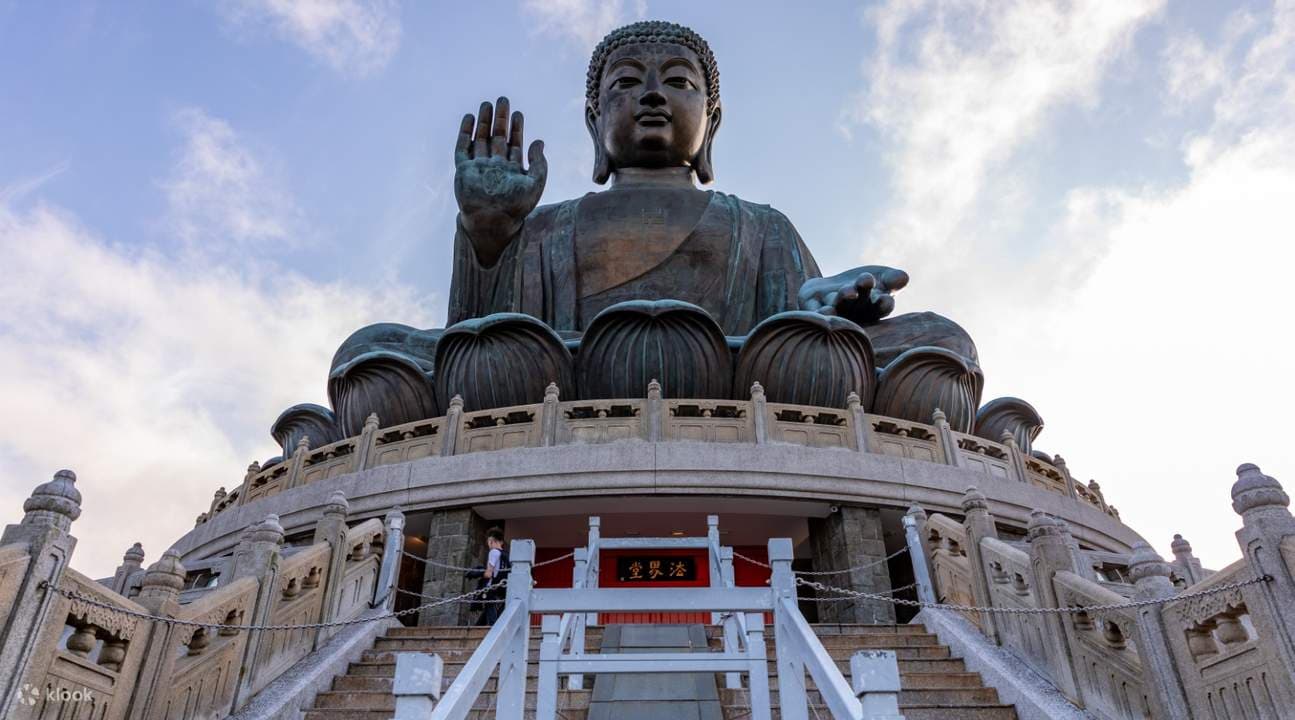 Ngong Ping 360 và Đại Phật (Tian Tan Buddha)